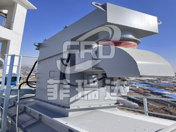 攪拌站主機倉頂袋式除塵器